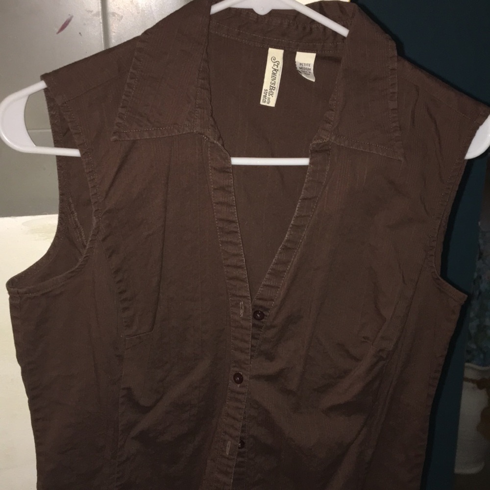 🎈 $5 in bundle - Brown sleeveless St. John’s Bay